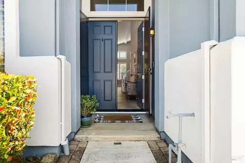Entry Way - 965 Griffith Dr, Dixon, CA 95620 photo 1 of 5
