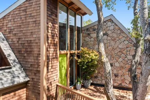 Exterior - 42 Eagle Dr, Novato, CA 94949 photo 2 of 17