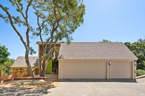 Exterior - 42 Eagle Dr, Novato, CA 94949 photo 14 of 17