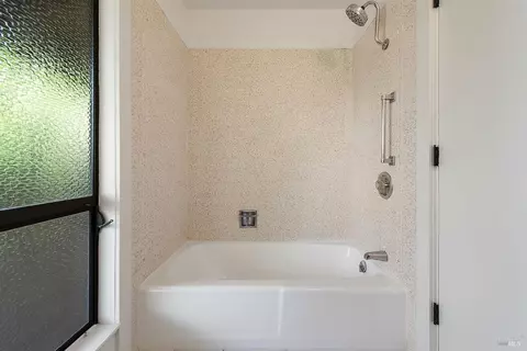 Bath - 42 Eagle Dr, Novato, CA 94949 photo 8 of 8