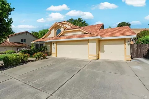 Exterior - 603 Rambleton Dr, Vacaville, CA 95688 photo 4 of 39