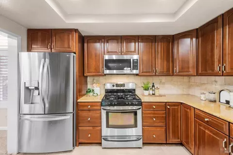 Kitchen - 603 Rambleton Dr, Vacaville, CA 95688 photo 4 of 9