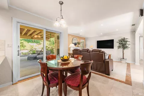 Dining - 603 Rambleton Dr, Vacaville, CA 95688 photo 4 of 5