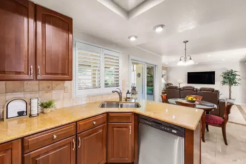 Kitchen - 603 Rambleton Dr, Vacaville, CA 95688 photo 7 of 9