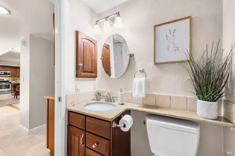 Bath - 603 Rambleton Dr, Vacaville, CA 95688 photo 2 of 10