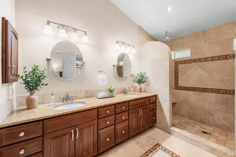Bath - 603 Rambleton Dr, Vacaville, CA 95688 photo 4 of 10