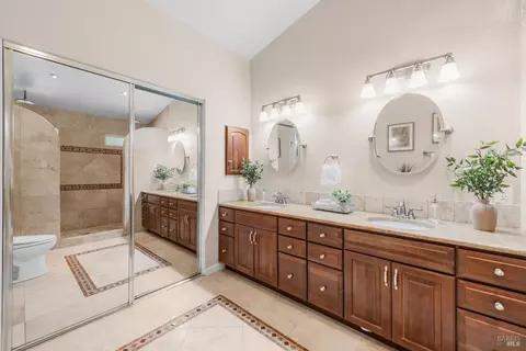 Bath - 603 Rambleton Dr, Vacaville, CA 95688 photo 3 of 10