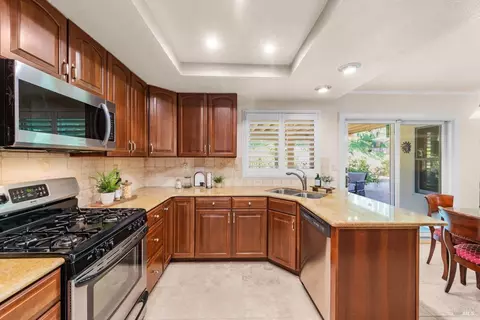 Kitchen - 603 Rambleton Dr, Vacaville, CA 95688 photo 6 of 9