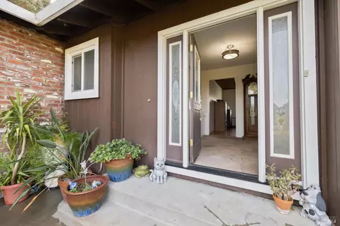 Entry Way - 5202 Poplar Rd, Vacaville, CA 95687 photo 1 of 4