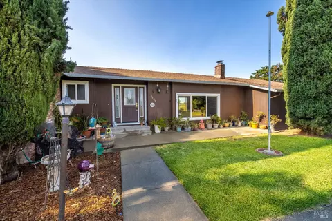 Exterior - 5202 Poplar Rd, Vacaville, CA 95687 photo 6 of 17