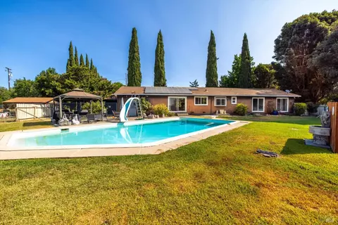 Exterior - 5202 Poplar Rd, Vacaville, CA 95687 photo 7 of 17