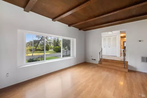 Living - 5202 Poplar Rd, Vacaville, CA 95687 photo 1 of 6