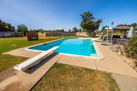Exterior - 5202 Poplar Rd, Vacaville, CA 95687 photo 9 of 17