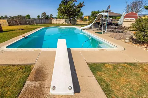 Exterior - 5202 Poplar Rd, Vacaville, CA 95687 photo 8 of 17