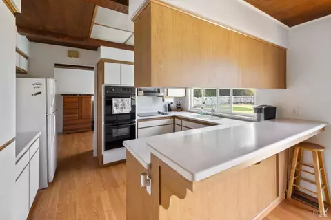 Kitchen - 5202 Poplar Rd, Vacaville, CA 95687 photo 4 of 5