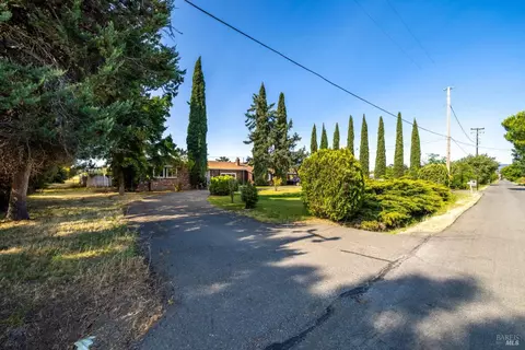 Exterior - 5202 Poplar Rd, Vacaville, CA 95687 photo 3 of 17