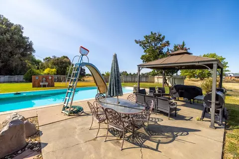 Exterior - 5202 Poplar Rd, Vacaville, CA 95687 photo 10 of 17