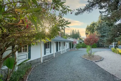 1221 Apple Tree Ct, Sonoma, CA 95476 photo 3