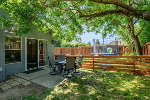 Exterior - 805 Bounds Dr, Dixon, CA 95620 photo 7 of 14