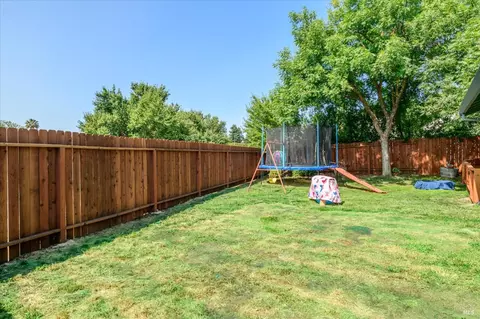 Exterior - 805 Bounds Dr, Dixon, CA 95620 photo 8 of 14