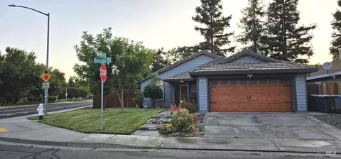 Exterior - 805 Bounds Dr, Dixon, CA 95620 photo 10 of 14