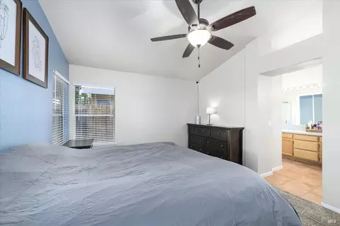 Bedroom - 805 Bounds Dr, Dixon, CA 95620 photo 3 of 4