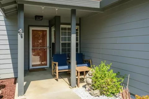 Exterior - 805 Bounds Dr, Dixon, CA 95620 photo 4 of 14