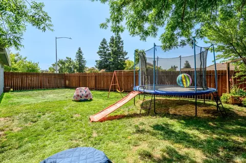 Exterior - 805 Bounds Dr, Dixon, CA 95620 photo 9 of 14