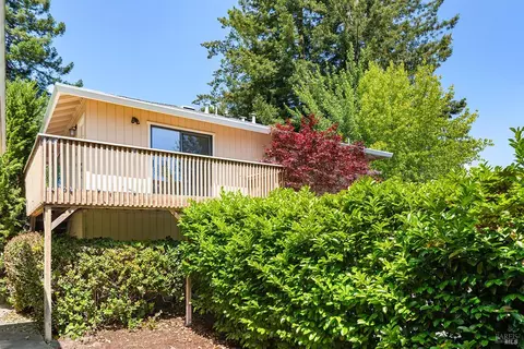 160 Golden Ridge Ave, Sebastopol, CA 95472