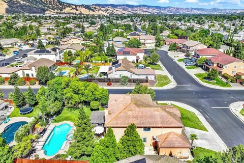 View/Area - 901 Dunerose Ct, Vacaville, CA 95687 photo 5 of 6