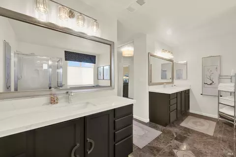 Bath - 901 Dunerose Ct, Vacaville, CA 95687 photo 5 of 6