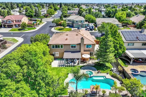 View/Area - 901 Dunerose Ct, Vacaville, CA 95687 photo 4 of 6