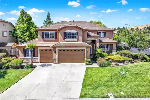 901 Dunerose Ct, Vacaville, CA 95687