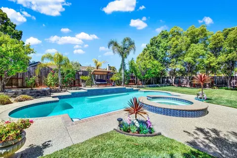 Exterior - 901 Dunerose Ct, Vacaville, CA 95687 photo 17 of 27