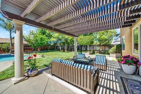 Exterior - 901 Dunerose Ct, Vacaville, CA 95687 photo 24 of 27