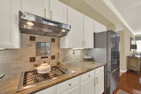 Kitchen - 901 Dunerose Ct, Vacaville, CA 95687 photo 6 of 8