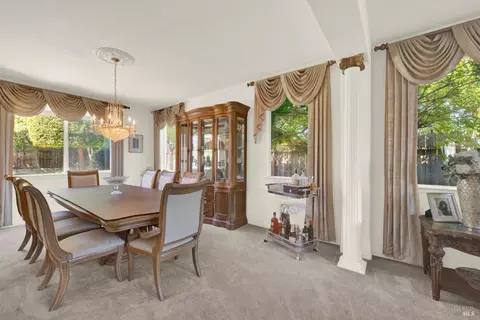 Dining - 901 Dunerose Ct, Vacaville, CA 95687 photo 1 of 2