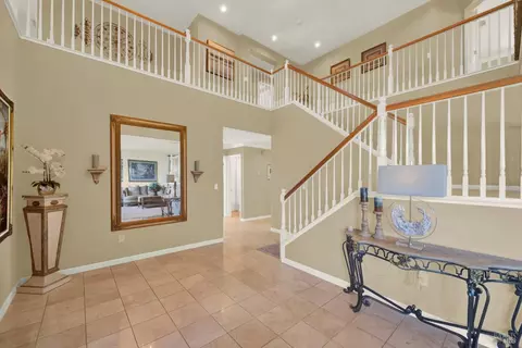 Entry Way - 901 Dunerose Ct, Vacaville, CA 95687 photo 2 of 9
