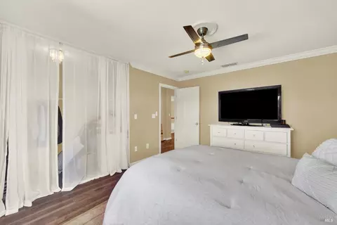 Bedroom - 901 Dunerose Ct, Vacaville, CA 95687 photo 8 of 8