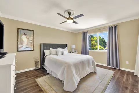 Bedroom - 901 Dunerose Ct, Vacaville, CA 95687 photo 7 of 8