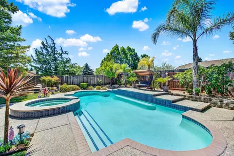 Exterior - 901 Dunerose Ct, Vacaville, CA 95687 photo 15 of 27