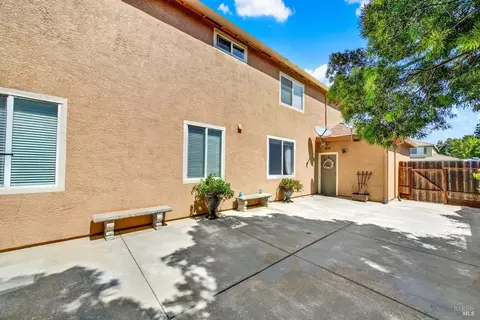 Exterior - 901 Dunerose Ct, Vacaville, CA 95687 photo 25 of 27