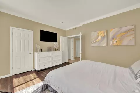 Bedroom - 901 Dunerose Ct, Vacaville, CA 95687 photo 2 of 8
