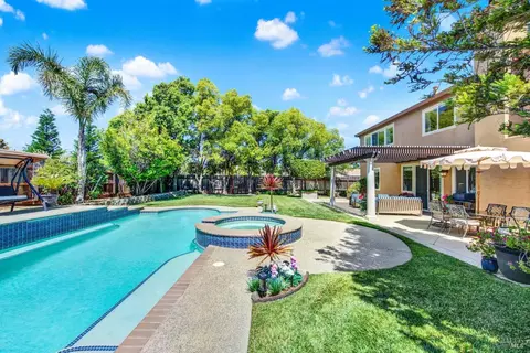 Exterior - 901 Dunerose Ct, Vacaville, CA 95687 photo 18 of 27