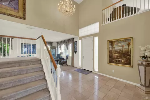 Entry Way - 901 Dunerose Ct, Vacaville, CA 95687 photo 4 of 9