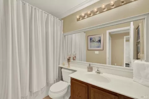 Bath - 901 Dunerose Ct, Vacaville, CA 95687 photo 1 of 6