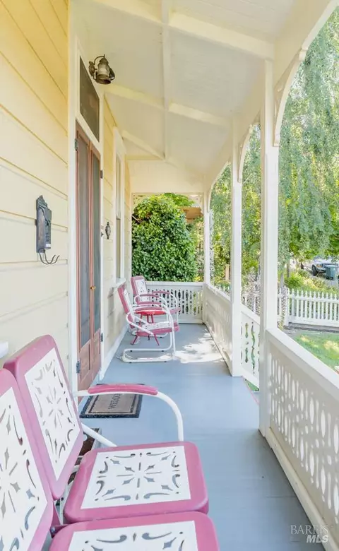Exterior - 527 Kentucky St, Vallejo, CA 94590 photo 5 of 13