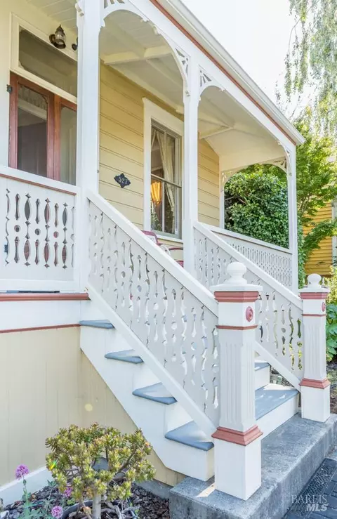 Exterior - 527 Kentucky St, Vallejo, CA 94590 photo 4 of 13