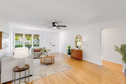 Living - 751 Illinois St, Vallejo, CA 94590 photo 5 of 6