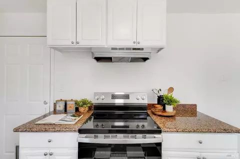 Kitchen - 751 Illinois St, Vallejo, CA 94590 photo 3 of 5
